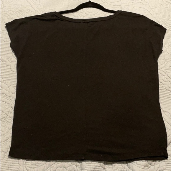 Crew neck shirt with distressed holes - Picture 8 of 9